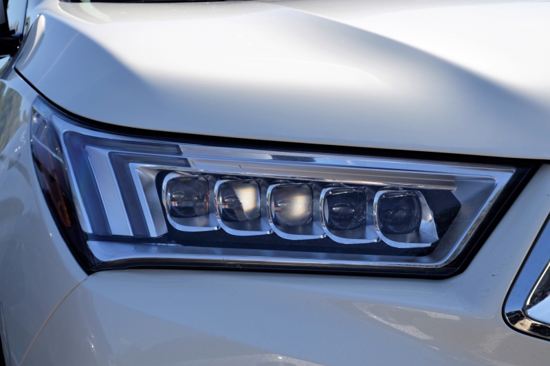 automobile-BONSON-min_acura-headlamp-2834131