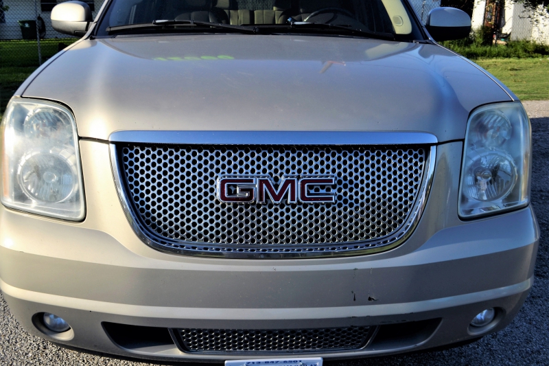 automobile-BONSON-min_gmc-yukon-truck-grill-2828425